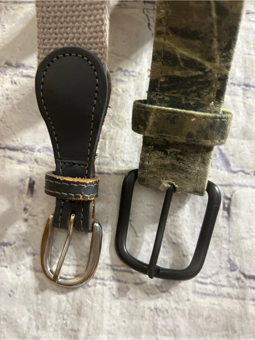 MOSSY OAK CAMOUFLAGE CLOTH BELT AND VTG CINTAS BEIGE WEB BELT ADJUSTABLE